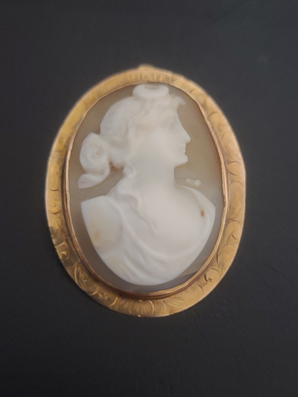 Vintage White Cameo Pendant Pin Brooch 10k Solid Gold